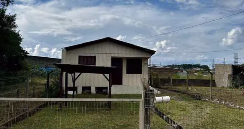 Terreno com chalé em bom estado no loteamento arroio grande