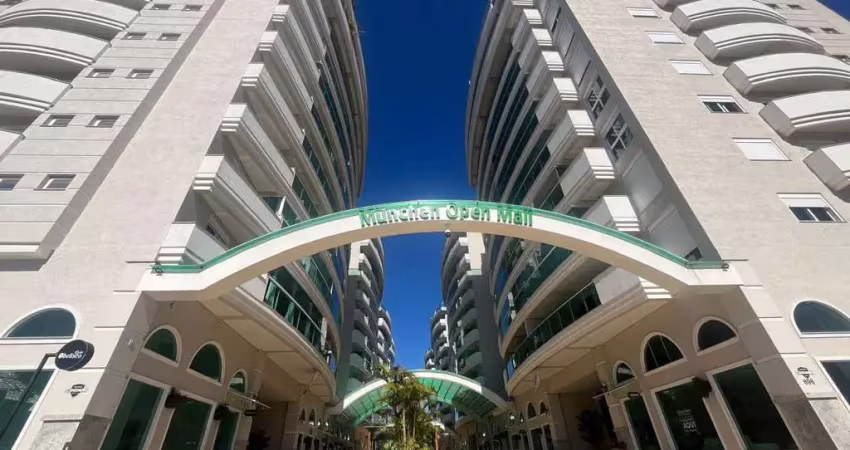 Apartamento semimobiliado no centro – 2 dormitórios, suíte e sacada!