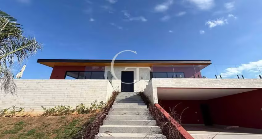 Casa mobiliada à venda no condomínio campos de santo antônio ii – vista para área verde e alto padrão em cada detalhe