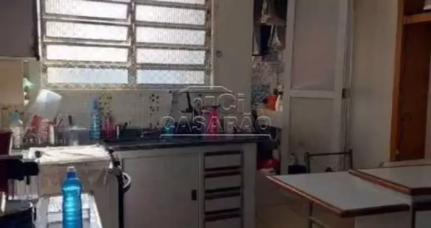 Prédio -bairro cerâmica - com 02 apartamentos e 1 salão