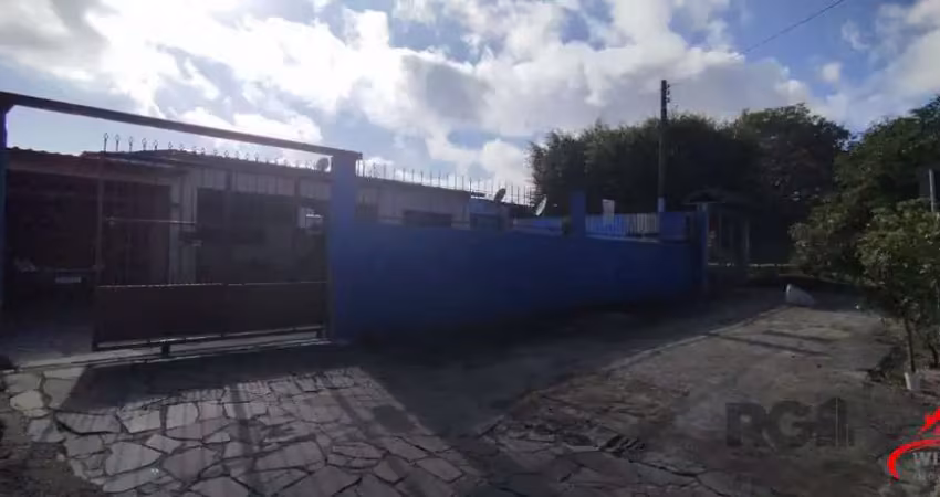 Casa com 3 quartos à venda na Avenida Ignês E. Fagundes, 67, Restinga, Porto Alegre