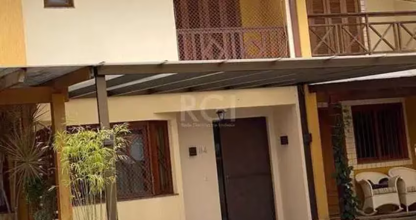 Casa com 3 quartos à venda na Avenida Edgar Pires de Castro, 1286, Hípica, Porto Alegre