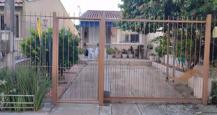Casa com 2 quartos à venda na Rua Carlos Maximiliano Fayet, 1072, Hípica, Porto Alegre