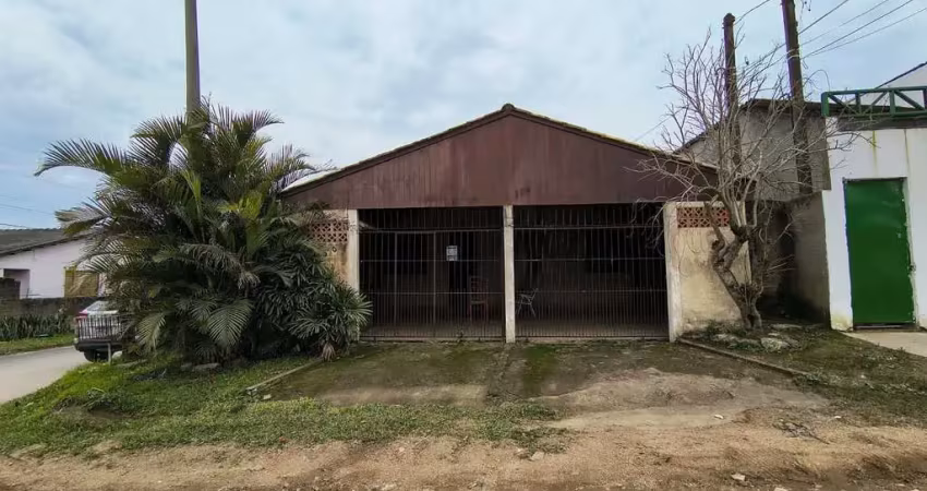 Casa de esquina com 3 dormitórios no bairro campo novo