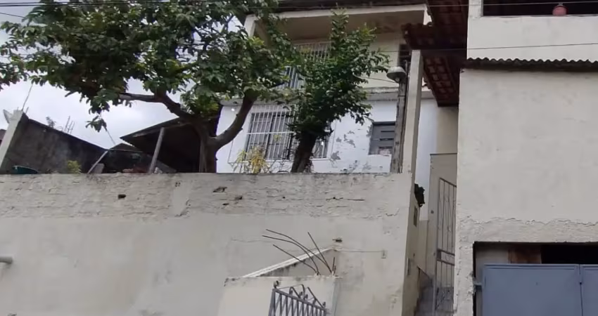 Casa com 3 quartos à venda na Rua Alzira Ornelas, 14, Mutondo, São Gonçalo