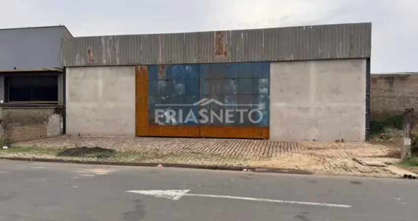 Galpão para locação com 460m², pé-direito 5m, localização estratégica