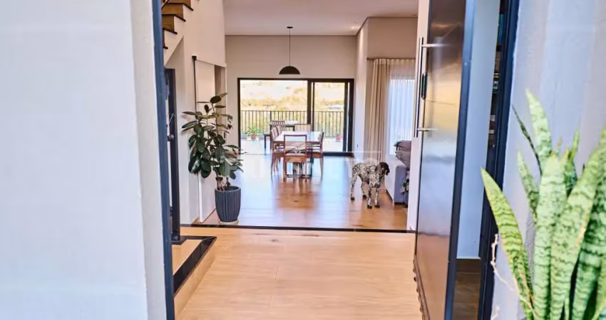Linda casa à venda no condomínio morada dos pássaros