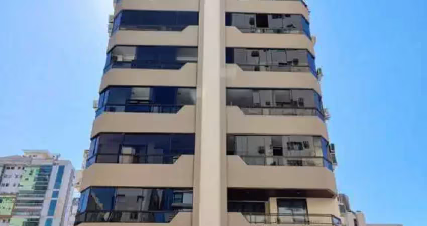 Apartamento mobiliado de 3 dormitórios à 300m do mar na meia praia