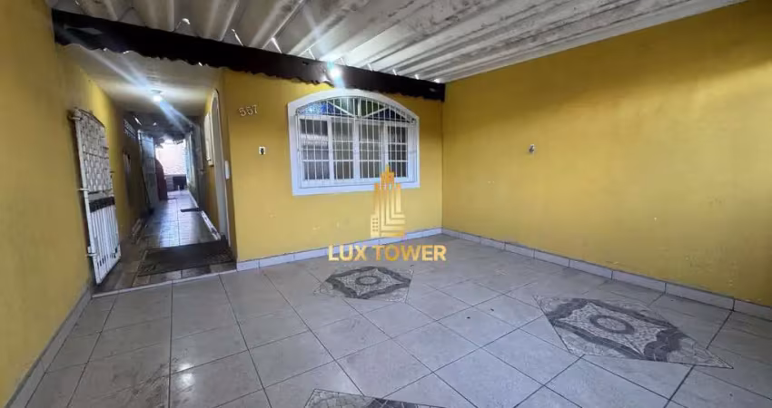 Casa de 71m2 c/ 2 quartos 1 suíte e quintal com piscina e churrasqueira