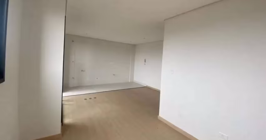 Apartamento com 2 dormitórios  1 sendo suíte , 2 vagas, no bairro cajuru