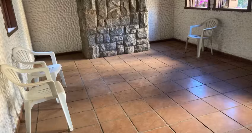 Casa para consultório / clínica / psico rua tranquila life center