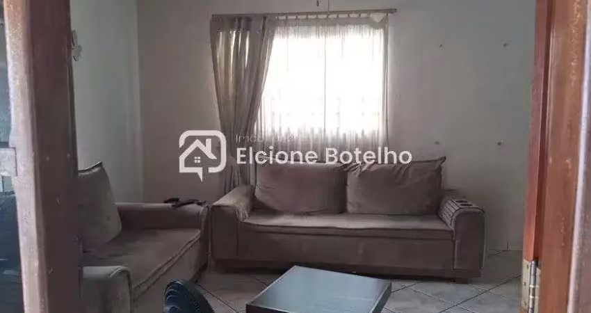 Casa com 3 quartos à venda na Cidade Jardim, Uberlândia 