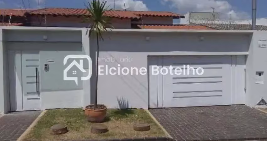 Casa com 3 quartos à venda na Cidade Jardim, Uberlândia 