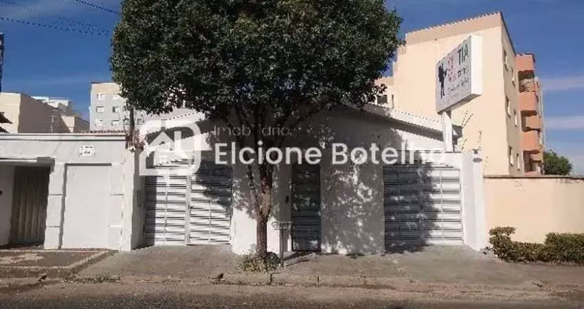 Casa com 3 quartos à venda no Santa Mônica, Uberlândia 