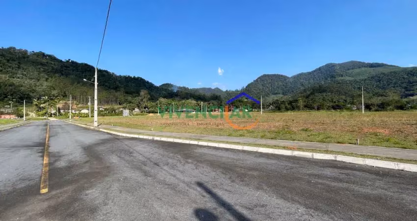 Terreno meio de quadra no bairro braço do ribeirão cavalo