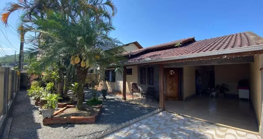 Casa à venda no bairro barra do rio cerro em jaraguá do sul/sc
