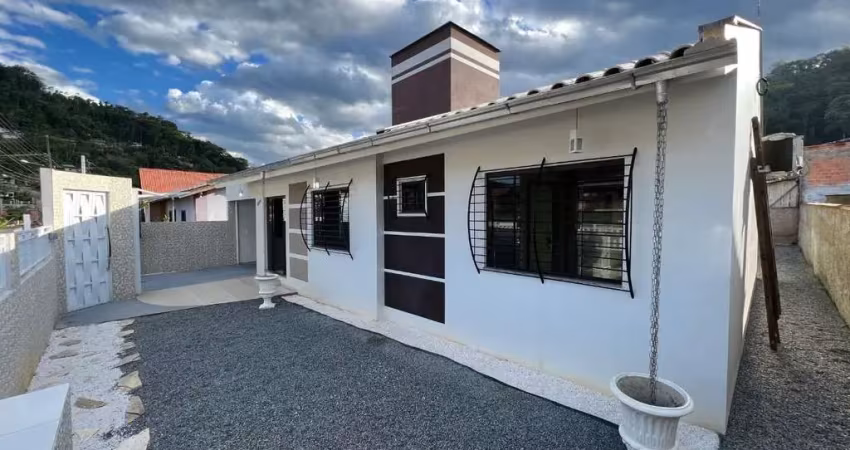 Casa com 3 quartos à venda na Rua Elisa Volkmann Maass, Jaraguá Noventa e Nove, Jaraguá do Sul