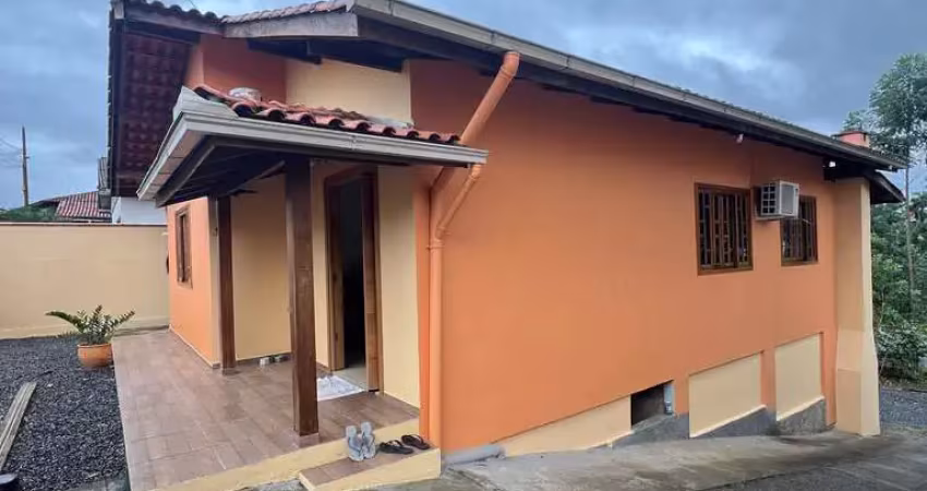 Casa à venda no bairro jaraguá esquerdo em jaraguá do sul/sc