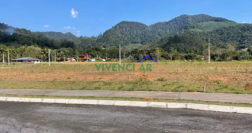 Terreno meio de quadra no bairro braço do ribeirão cavalo