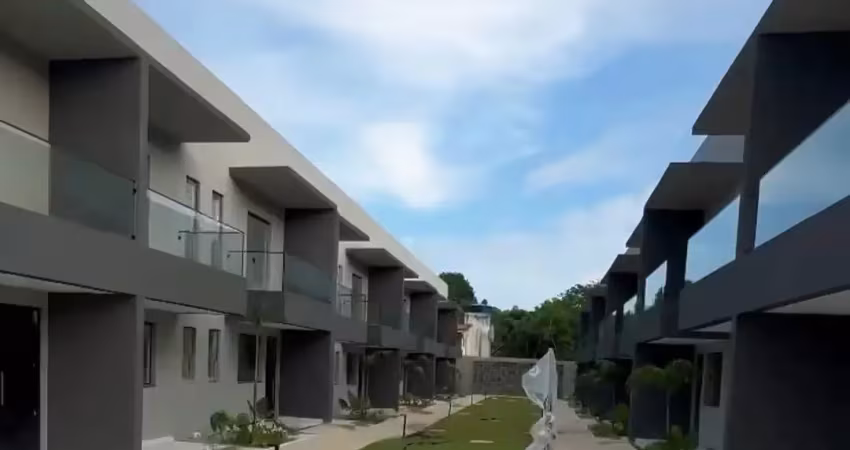 Casas duplex prontas em cond. fechado no planalto - 2/4 - 2 banheiros - 75m² - documentação grátis