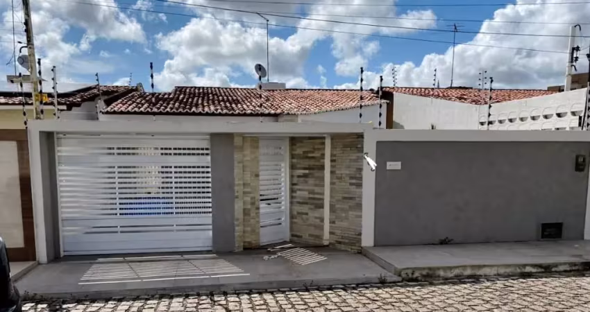 Casa em nova parnamirim - 3/4 suíte - dependência completa - 251m²