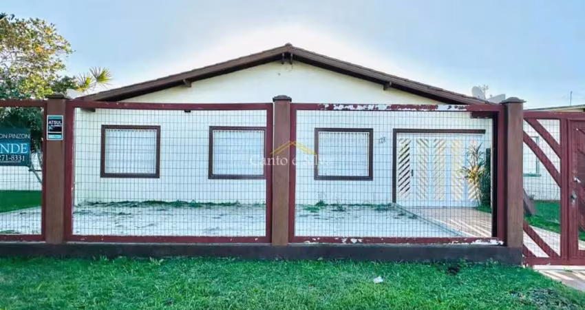 Casa na praia, ao lado da av. saquarema, com 3 dormitórios.