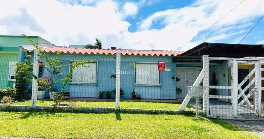 Casa com 04 dorms (suíte), próxima ao mar em atlântida sul