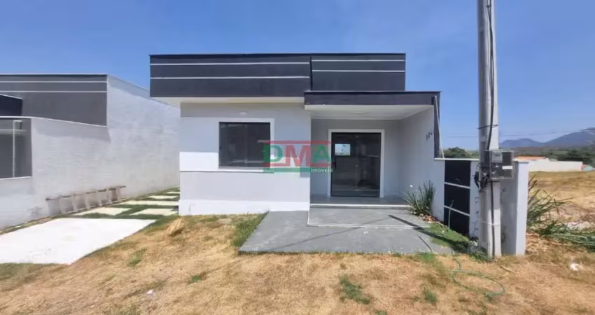 Casa de condomínio - 2 quartos ( 1 suíte ) - 1ª locação