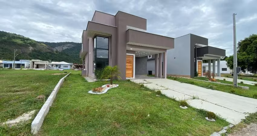 Casa de condomínio - 3 quartos ( 1 suíte com closet ) - àrea gourmet - 1ª locação