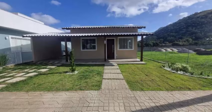 Casa de condomínio - 3 quartos ( 1 suíte ) - 1ª locação