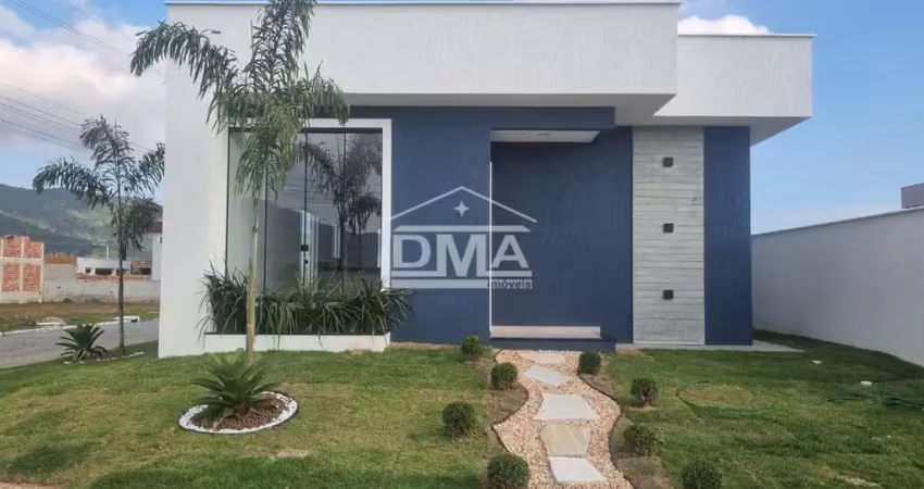 Casa de condom&#205;nio - 3 quartos ( 1 su&#205;te com closet ) - àrea gourmet - piscina - 1&#170; loca&#199;&#195;o