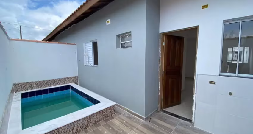 CASA NOVA COM PISCINA NA PRAIA