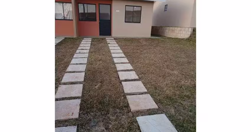 Casa com 2 quartos para alugar na Rua Arno Wolf, Colônia Dona LuÍza, Ponta Grossa