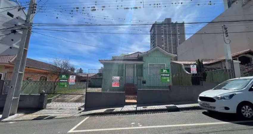 Casa à venda na Rua Venezuela, Oficinas, Ponta Grossa