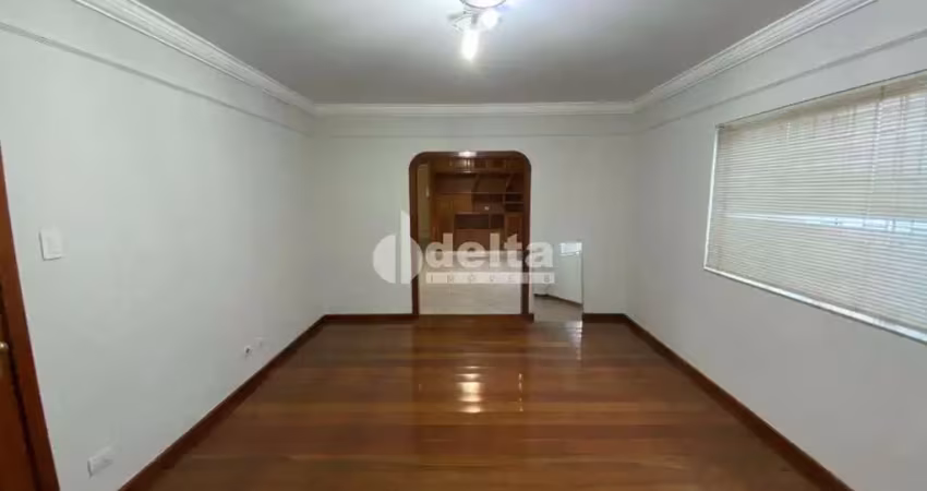 Casa residencial disponível para locação e venda no bairro centro em uberlândia-mg
