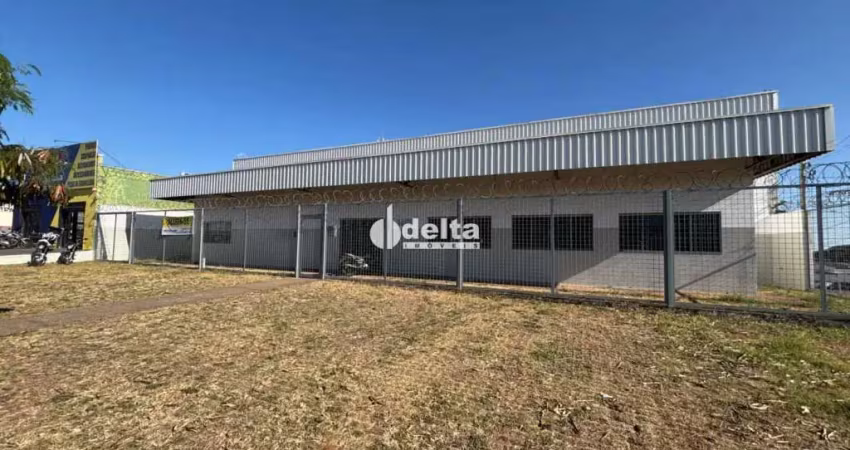 Galpão comercial disponível para locação no bairro marta helena em uberlândia-mg