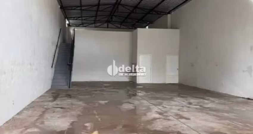 Galpão disponível no bairro tabajaras em uberlândia-mg