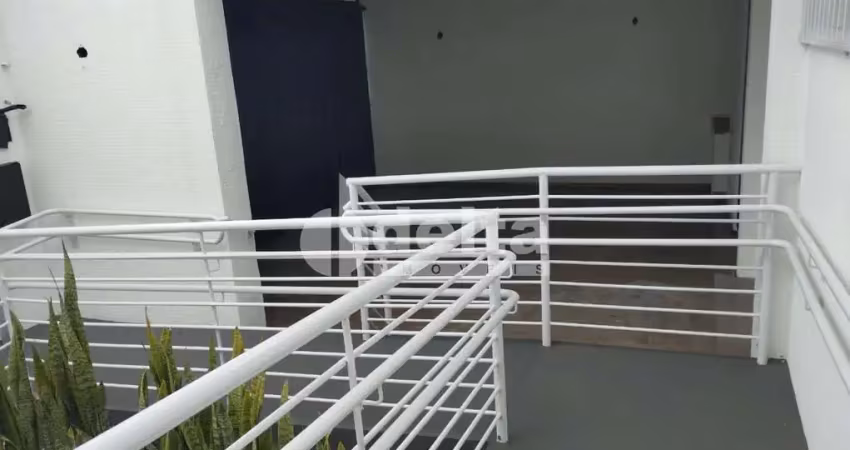 Casa comercial disponível para locaçãoe venda no bairro tabajaras em uberlândia-mg