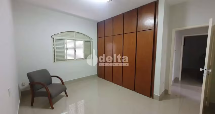 Sala disponível para locação no bairro fundinho em uberlândia-mg