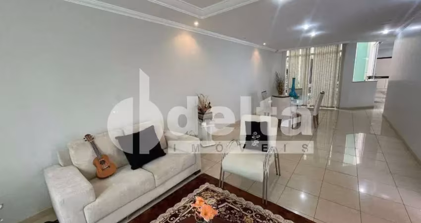 Casa residencial ou comercial disponível para locação e venda no bairro presidente roosevelt em uberlândia-mg