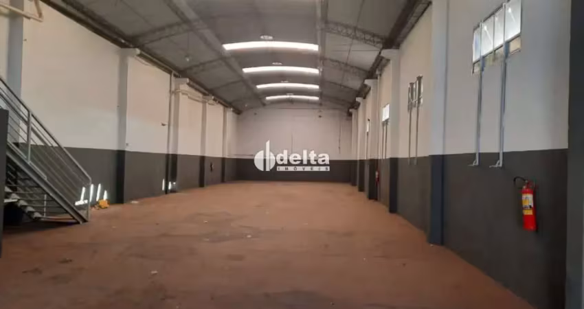 Galpão disponível para locação no bairro custódio pereira em uberlândia-mg