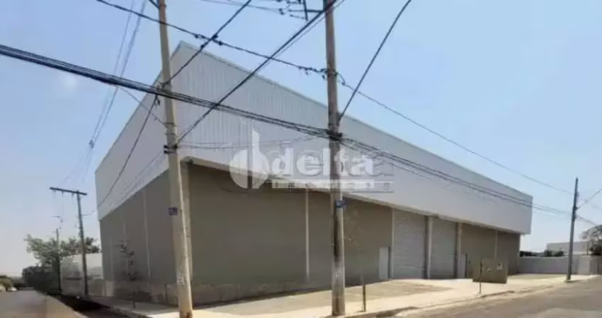 Galpão disponível para locação no bairro marta helena, em uberlândia - mg.