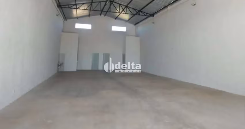 Galpão disponível para locação no bairro marta helena em uberlândia-mg