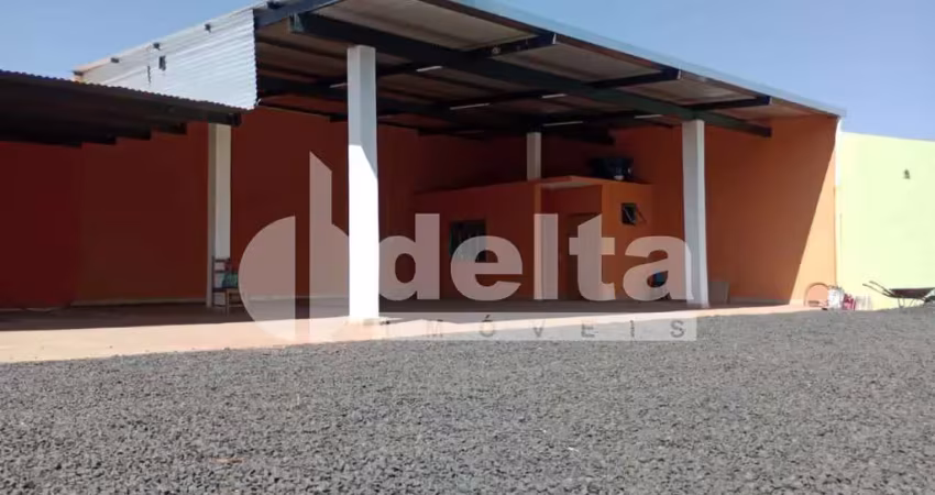 Galpão disponível para locação no bairro morada nova em uberlândia-mg