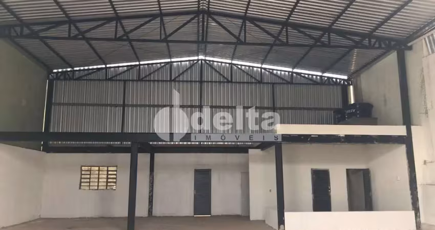 Galpão disponível para locação no bairro custódio pereira em uberlândia-mg