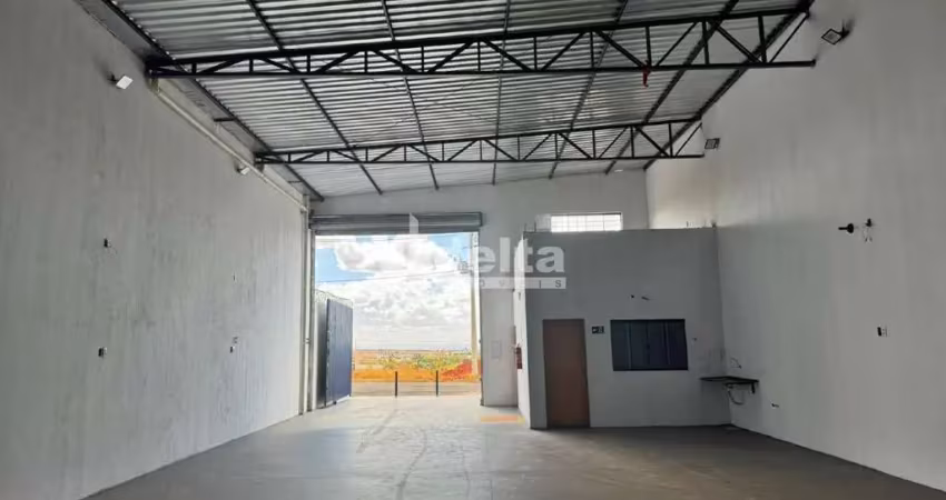 Galpão comercial disponível para locação no bairro alto umuarama em uberlândia-mg