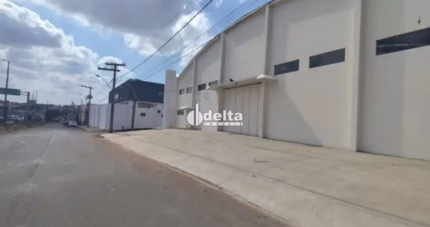 Galpão disponível para locação no bairro custódio pereira em uberlândia-mg