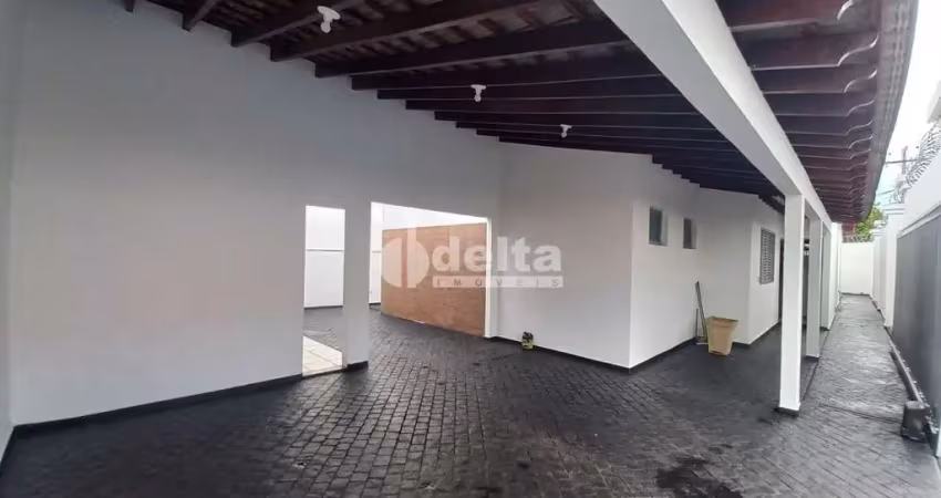 Casa comercial disponível para locação no bairro vigilato pereira em uberlândia-mg