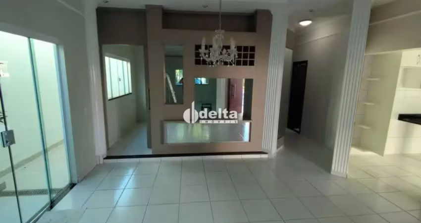 Casa residencial no condomínio royal park disponível para locação no bairro jardim inconfidência uberlândia em uberlândia-mg