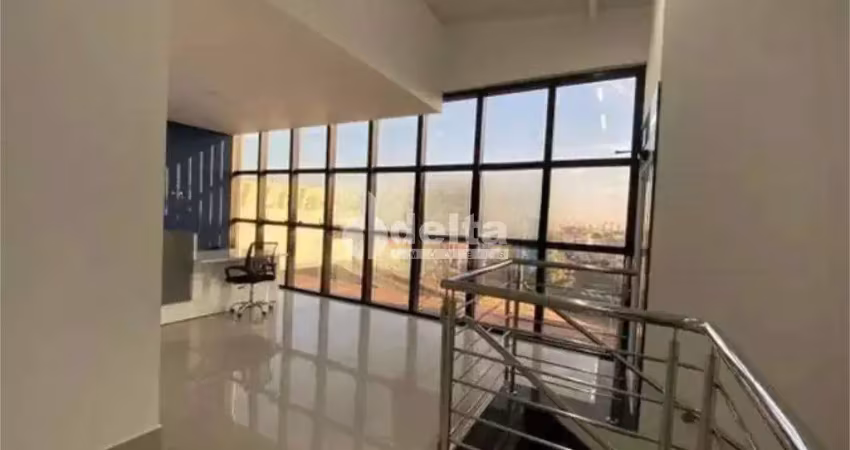 Casa comercial disponível para locação no bairro bom jesus em uberlândia-mg